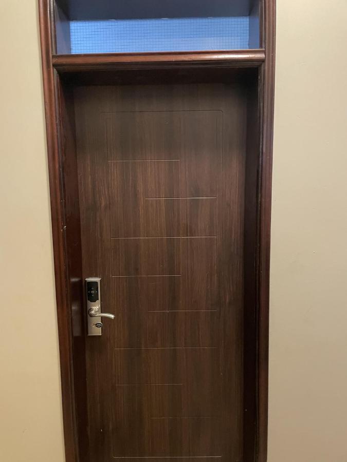 Jaffa Suites Кампала Экстерьер фото